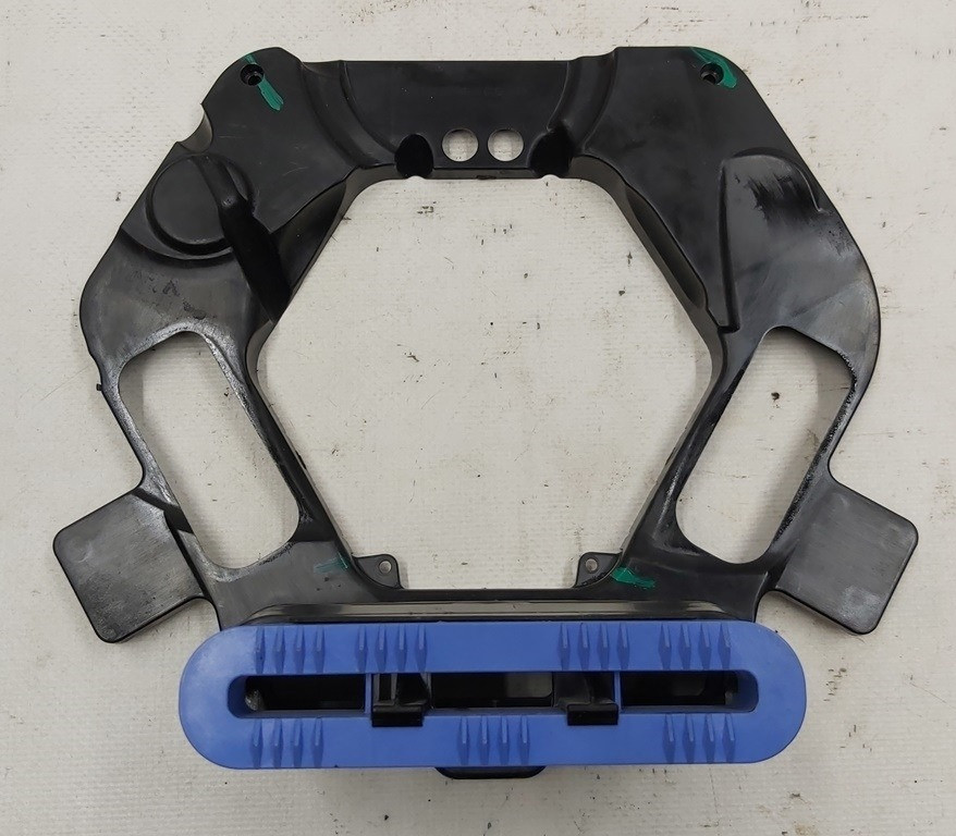 Накладка декоративная торцевая инвертора мотора с изоляторами шин Tesla model S, model S REST 600907 Киев - изображение 1