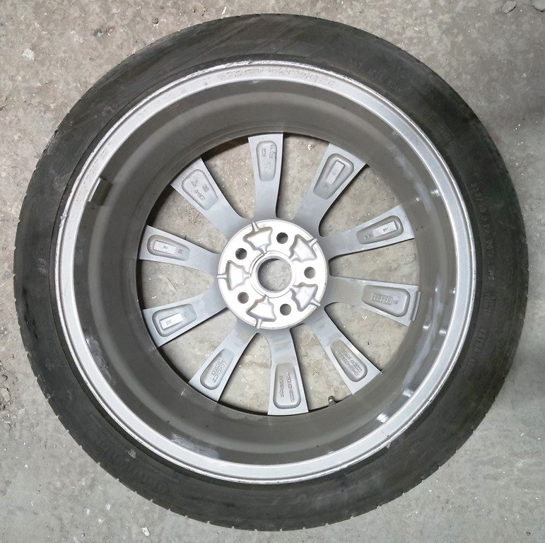 Колесо в сборе с повреждением 19X8.5J ET40 235/40R19 96W A/S CONTINENTAL PROCONTACT RX TIRE Tesla mo Киев - изображение 2