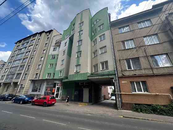 Комерційне приміщення з фасадним входом, центр Івано-Франківськ