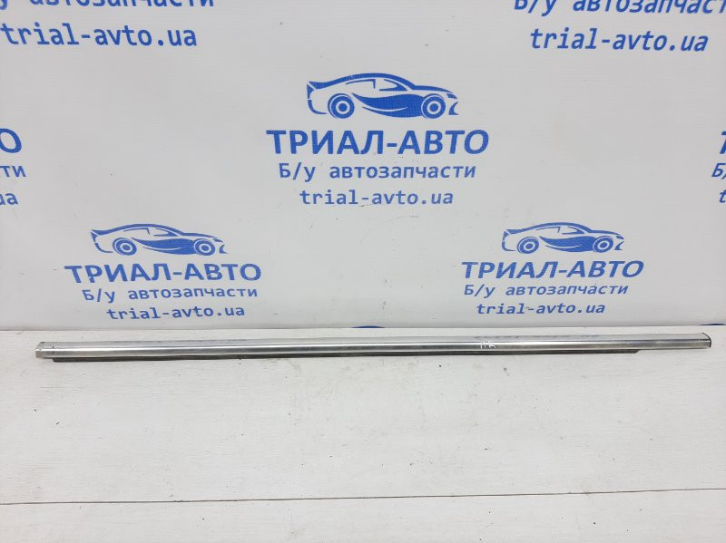 Молдинг стекла двери передний Chevrolet Cruze J300 1.8 2009 (б/у) Київ - зображення 1
