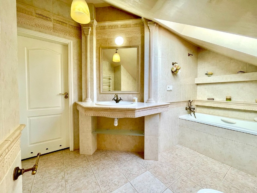 Продаж будинку в класичному стилі Луцк - изображение 9