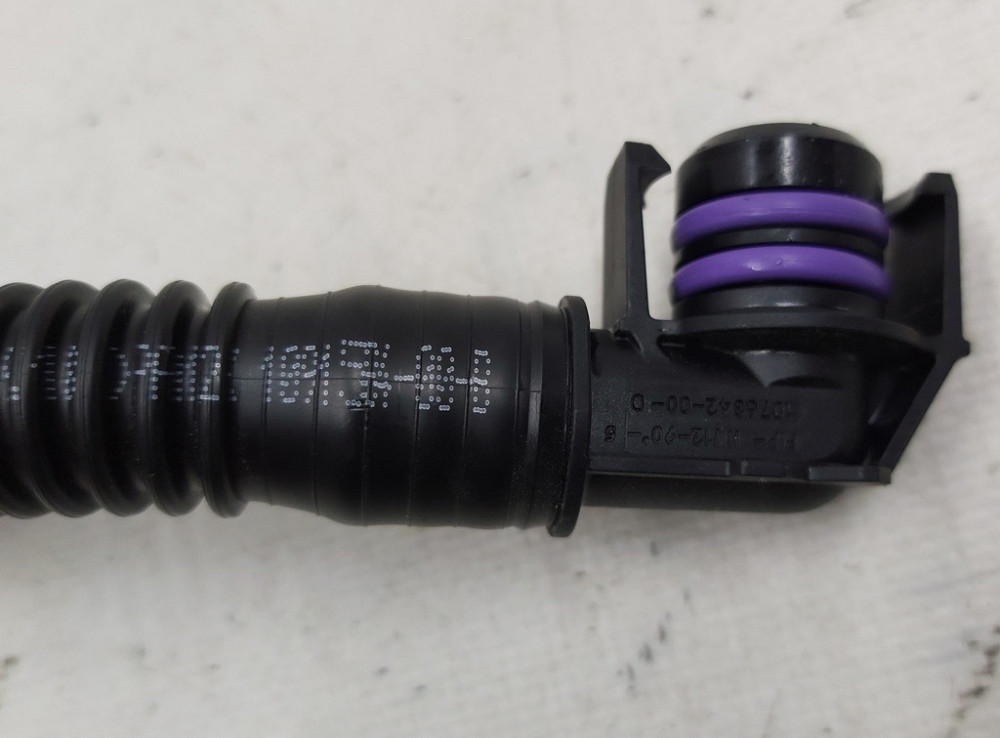 Патрубок системы охлаждения основной батареи Tesla model 1091584-00-B Киев - изображение 3