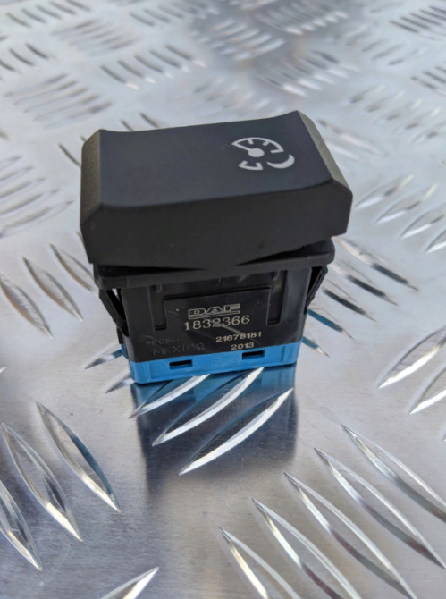 1832366 Кнопка внутреннего освещения DAF XF 106 Euro 6 Львов - изображение 1