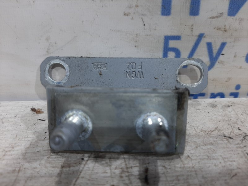 Петля крышки багажника Hyundai IX35 LM 2.0 DIESEL 2010 (б/у) Киев - изображение 1