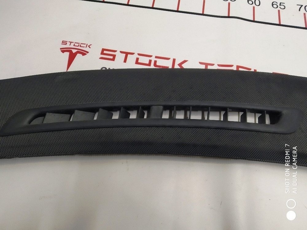 Решетка (дефлектор) обдува лобового стекла левая Tesla model S, model S REST 1023272-00-B Киев - изображение 1