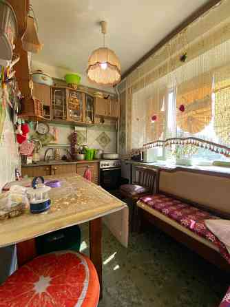 Продам 3 кімнатну квартиру 64м2, Кубанської України 25/21, м. Лісова, Лісовий масив, Київ Київ