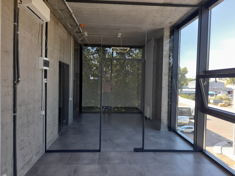 Офісне приміщення 17 кв. м. видове у сучасному офісно-складському комплексі Київ - зображення 2