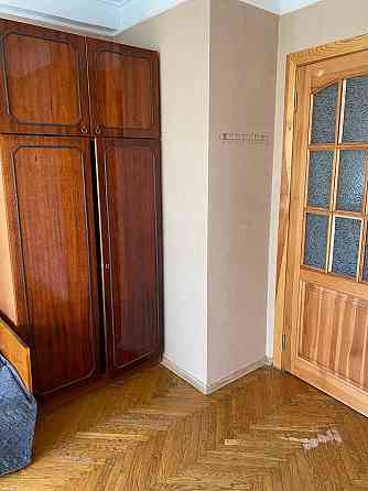 Здається кімната в трикімнатній квартирі (Севастопольська площа) Київ