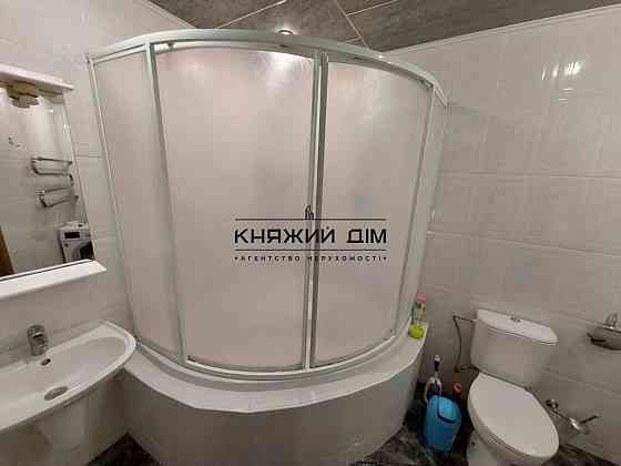 Продаж 3-х кімнатної ,пр-т Бажана 36 м.Харківська Київ