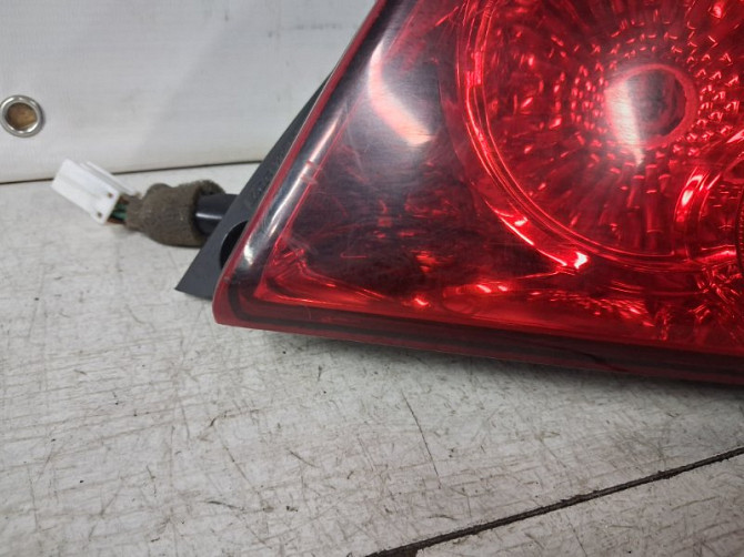 Фонарь задний внешний правый Mitsubishi Outlander CU 2.4 БЕНЗИН 4G69 2003 (б/у) Киев - изображение 4