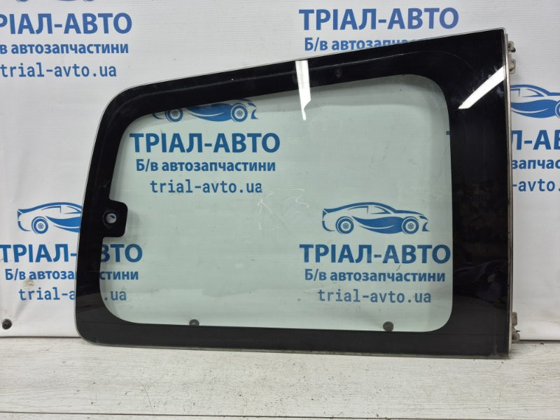 Стекло в кузов заднее правое Mitsubishi Pajero Wagon 3 3.2 ДИЗЕЛЬ 4M41 1999 (б/у) Киев - изображение 1