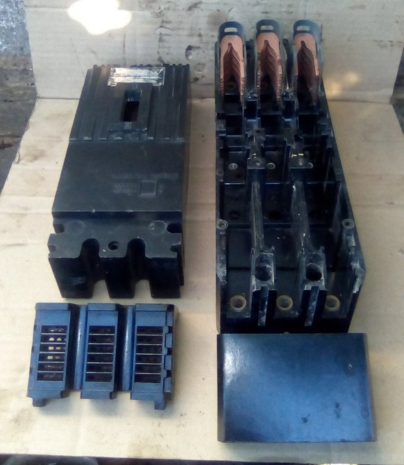 Корпус вимикача А-3716 з іскрогасниками Смела - изображение 1