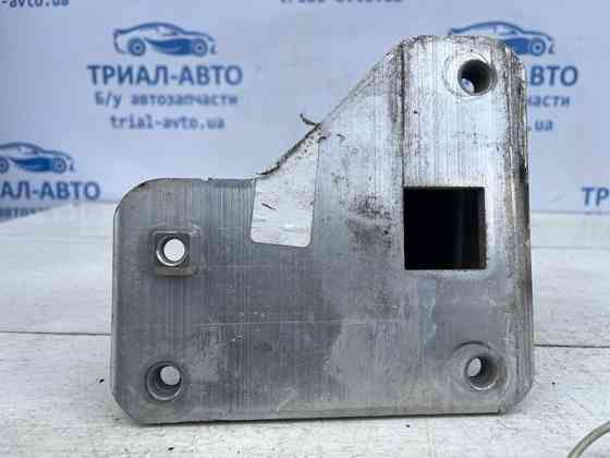 Кронштейн усилителя переднего бампера Jeep Cherokee KL 2.4 БЕНЗИН ED6 2013 прав. (б/у) Киев