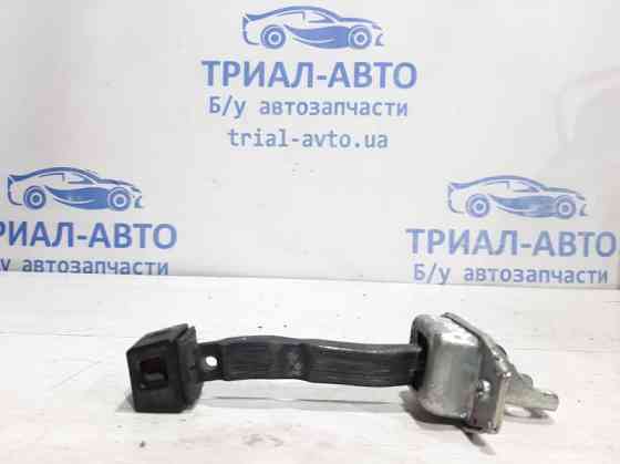 Ограничитель двери передний правый Mitsubishi Lancer 10 1.5 БЕНЗИН 4A91 2007 (б/у) Киев