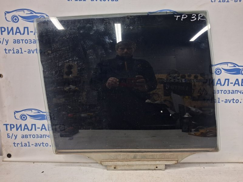 Стекло двери заднее правое Toyota Prado J120 3.0 DIESEL 1KDFTV 2002 (б/у) Киев - изображение 1