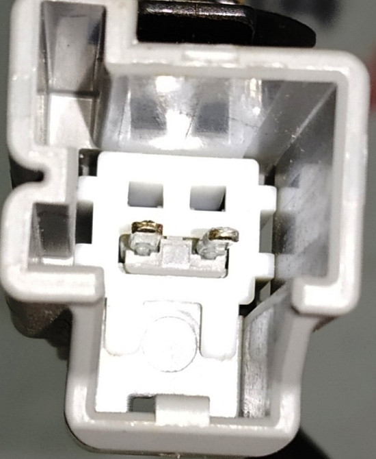 Замок ремня безопасности 2-го ряда сидений 60/40 правый/центральный (BLACK) (с царапинами) Tesla mod Київ - зображення 5