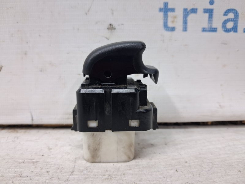 Кнопка стеклоподъемника Mitsubishi Pajero Wagon 3 3.2 ДИЗЕЛЬ 4M41 1999 (б/у) Київ - зображення 1