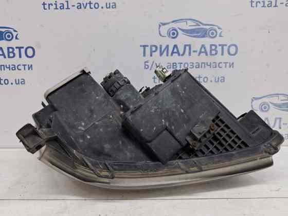 Фара левая галоген Toyota Avensis T25 1.8 БЕНЗИН 1ZZFE 2002 (б/у) Киев