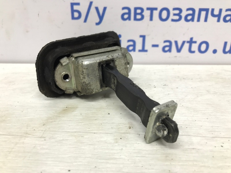 Ограничитель двери задний правый Nissan Qashqai J10 2.0 БЕНЗИН MR20DE 2006 (б/у) Киев - изображение 3