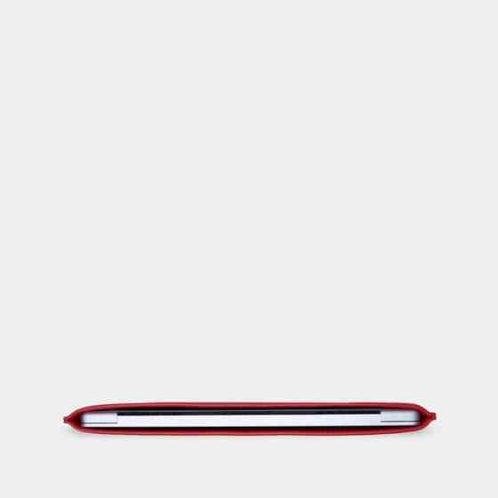 Чехол для ноутбука классический Incarne Cline для MacBook Air 15" 2023-2025 cline-red-air-15 красный Киев