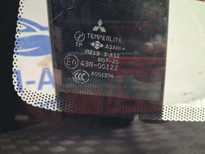 Стекло в кузов заднее Mitsubishi Lancer 9 1.6 БЕНЗИН 4G18 2003 (б/у) Киев - изображение 4