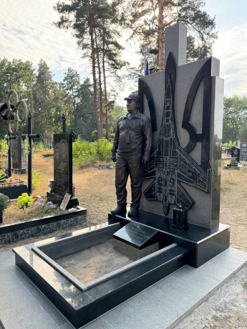 Пам’ятники військовим під замовлення створення меморіалів Героям України Київ - зображення 6