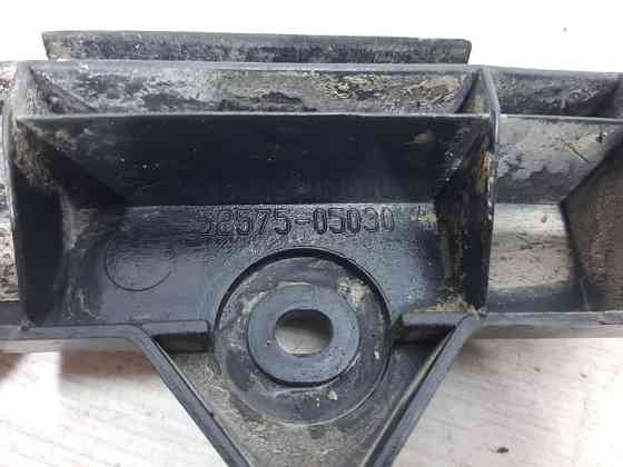 Кронштейн бампера задний правый Toyota Avensis T25 2.0 DIESEL 2003 (б/у) Киев
