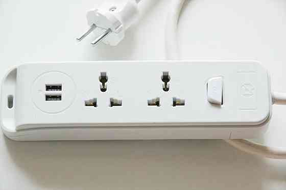 Універсальний подовжувач мережевий фільтр з колодкою на 2 розетки та 2 USB Вышгород