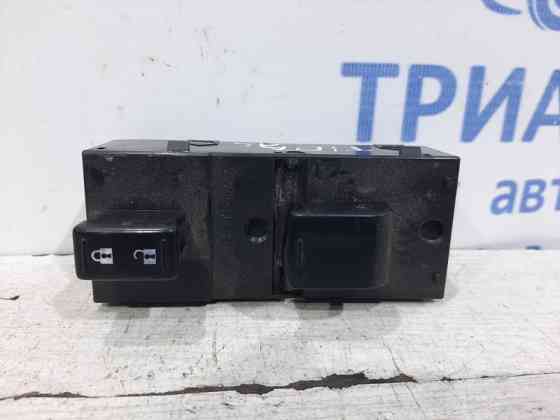 Кнопка стеклоподъемника Nissan Tiida C11 1.6 БЕНЗИН HR16 2004 (б/у) Киев