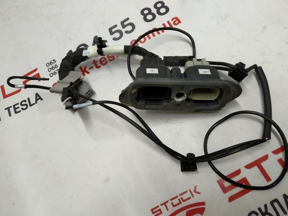 Низковольтный разъем основной батареи Tesla model S 1003197-00-F Киев - изображение 1