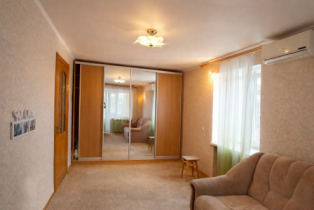 1 - комн. пр. Правды, Слобожанский, д. 68А. Мебель. Техника. Дніпро