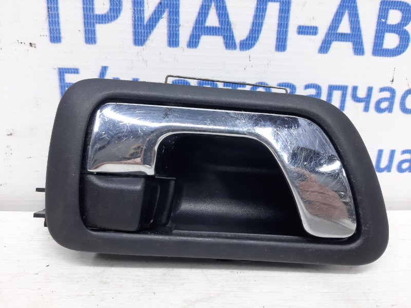 Ручка двери внутренняя правая Mitsubishi Pajero Wagon 4 3.2 ДИЗЕЛЬ 4M41 2006 (б/у) Київ - зображення 1