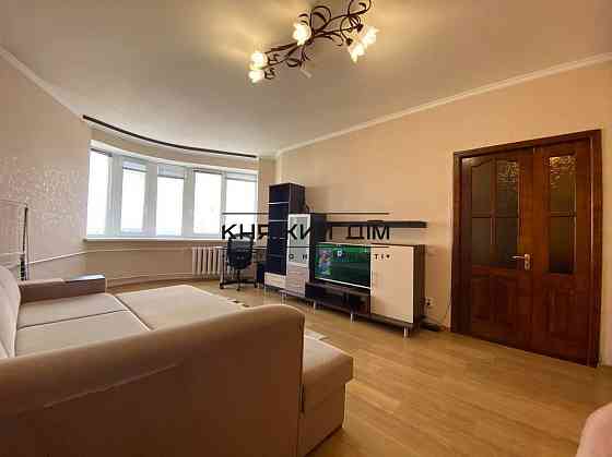 Простора та світла двокімнатна м. Деміївська Науки 62А КОД 11196553 Київ