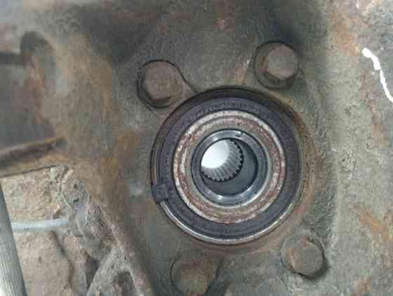 Цапфа задняя левая со ступицей Subaru Outback BR 2.5 БЕНЗИН EJ253 2009 (б/у) Київ
