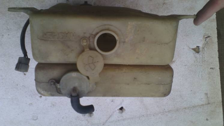 Бачок розширювальний Мазда 626 86 р.в. оригінал Вінниця - зображення 3