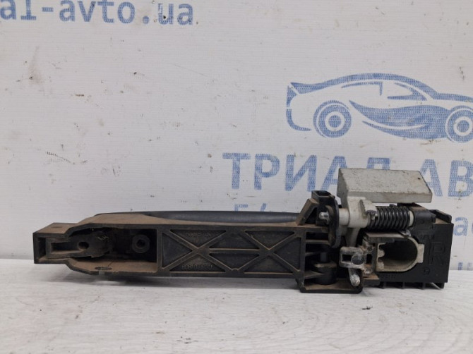 Ручка двери внешняя передняя правая Nissan Navara D40 2.5 DIESEL YD25DDTI 2004 (б/у) Киев - изображение 3
