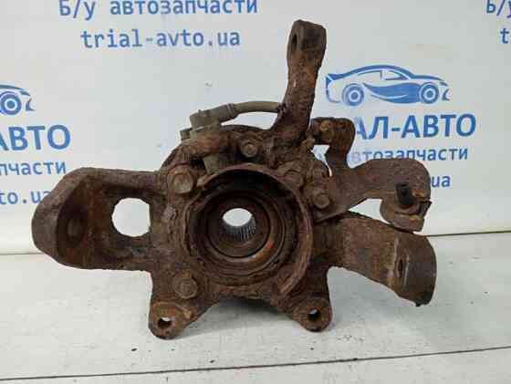 Кулак поворотный правый со ступицей Mitsubishi Pajero Wagon 4 3.2 ДИЗЕЛЬ 4M41 2006 (б/у) Киев