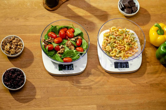 Весы кухонные ZELMER ZKS1450 5 кг белые Киев - изображение 3