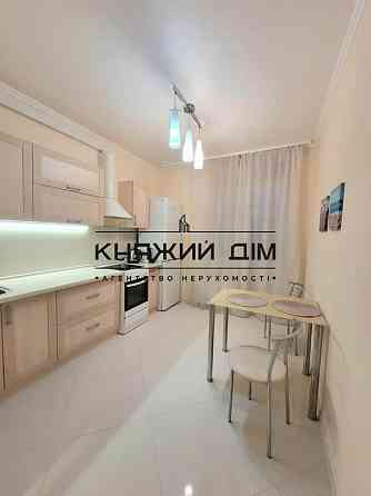 Продаж просторої однокімнатної квартири на Позняках. код: 21144980 Киев