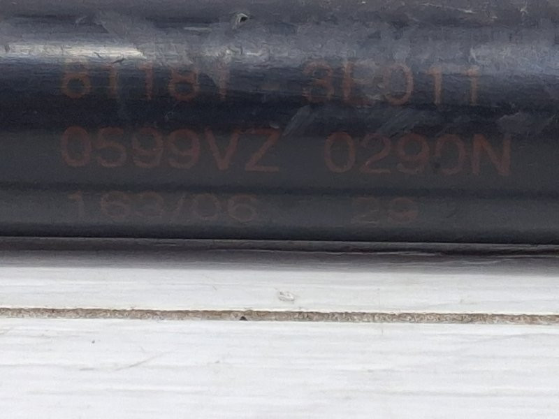 Амортизатор капота Kia Sorento 2002-2009 811813E010 (Арт. 60378) Київ - зображення 4