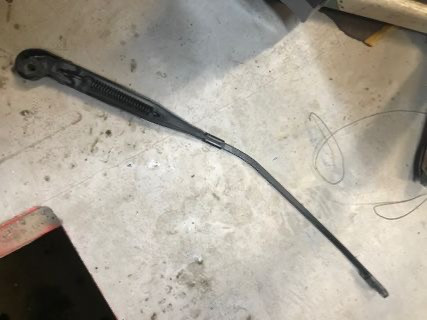 Бу поводок дворника левый Mercedes Benz W168, A1688200544 Кропивницкий - изображение 1