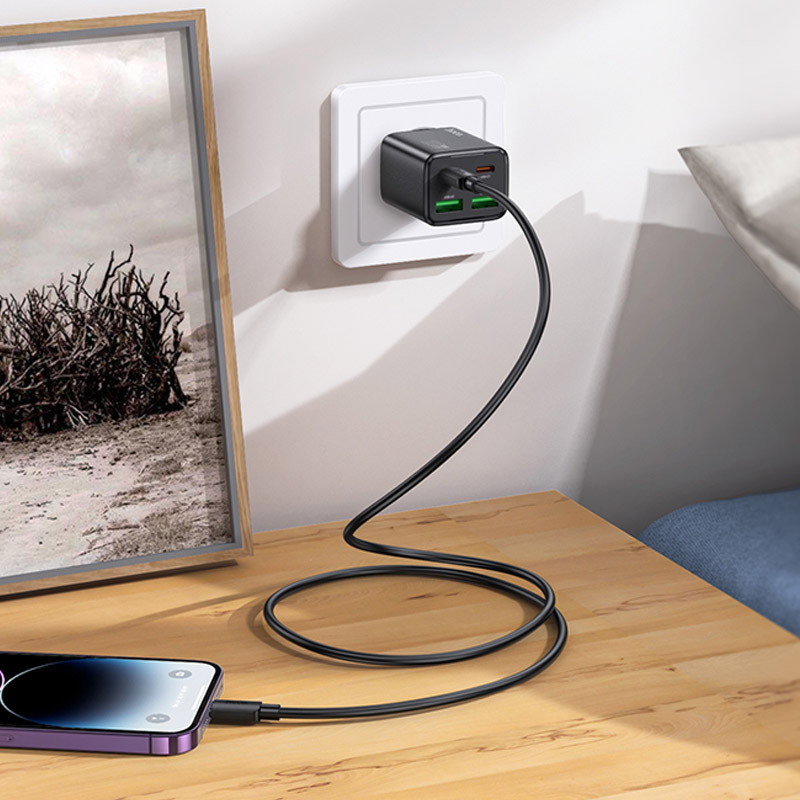 СЗУ Hoco N55 Fundador PD20W+QC3.0 (2USB-A/2C) + кабель Type-C to Lightning Херсон - зображення 5