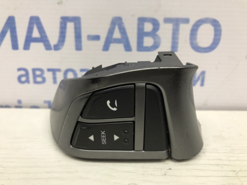 Кнопки руля SsangYong Korando C200 2.0 DIESEL 2010 (б/у) Киев - изображение 1