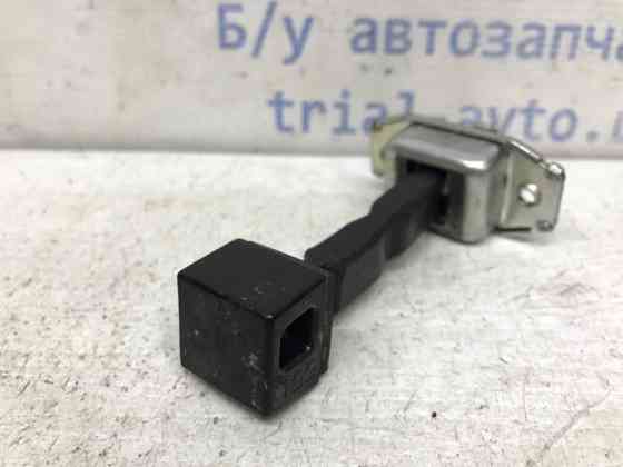 Ограничитель двери передний правый Mitsubishi Outlander XL 2.2 DIESEL 4N14 2007 (б/у) Київ