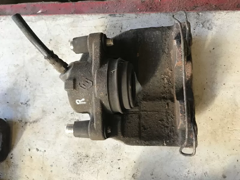 Бу суппорт передний правый Renault 410018218R диаметр мм 54мм, Fluence, Grand Scenic 3,Megane 3, Кропивницкий - изображение 1