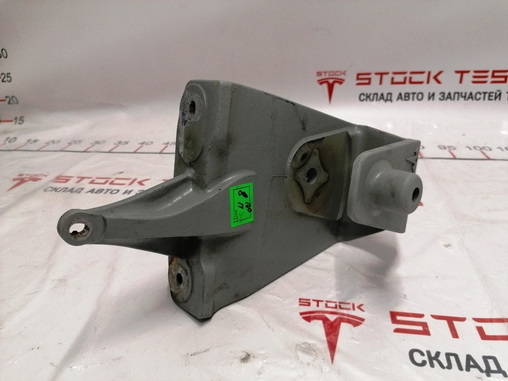 2Кронштейн крепления двигателя переднего правый Tesla model X 1069434-S0-A Киев - изображение 1