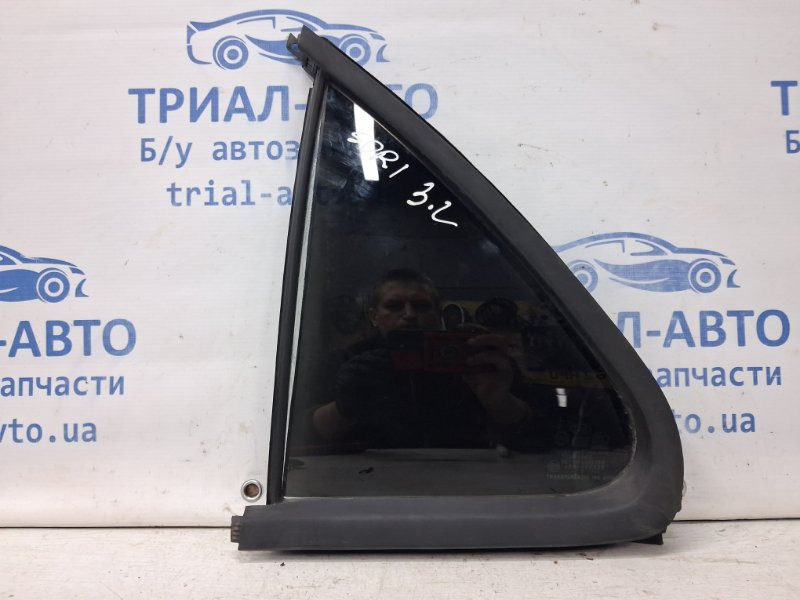 Стекло двери задней правой (форточка) Kia Sorento BL 2.5 DIESEL D4CB 2002 (б/у) Киев - изображение 1
