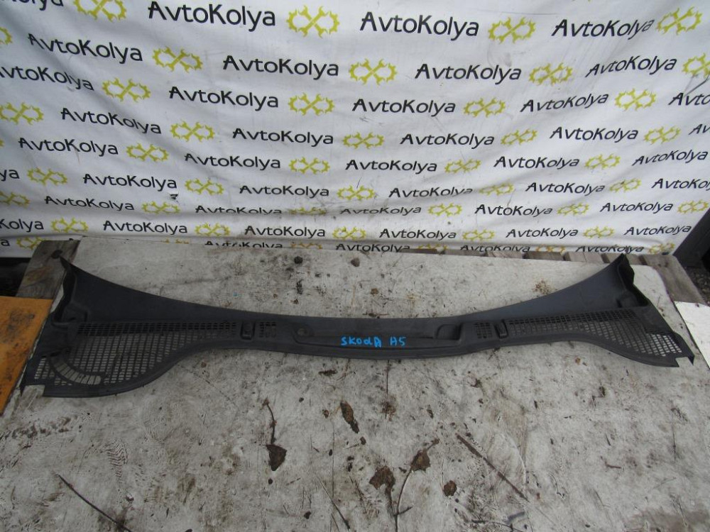 Пластик под лобовое стекло Skoda Octavia A5 2009-2013 Ковель - зображення 1