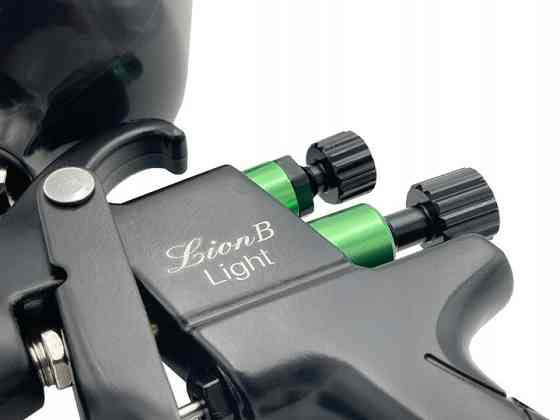 Пистолет красящий пневматический LVMP верх.пласт.бачок 250мл, форсунка-1,0мм AUARITA LION-B-LIGHT-1. Харків