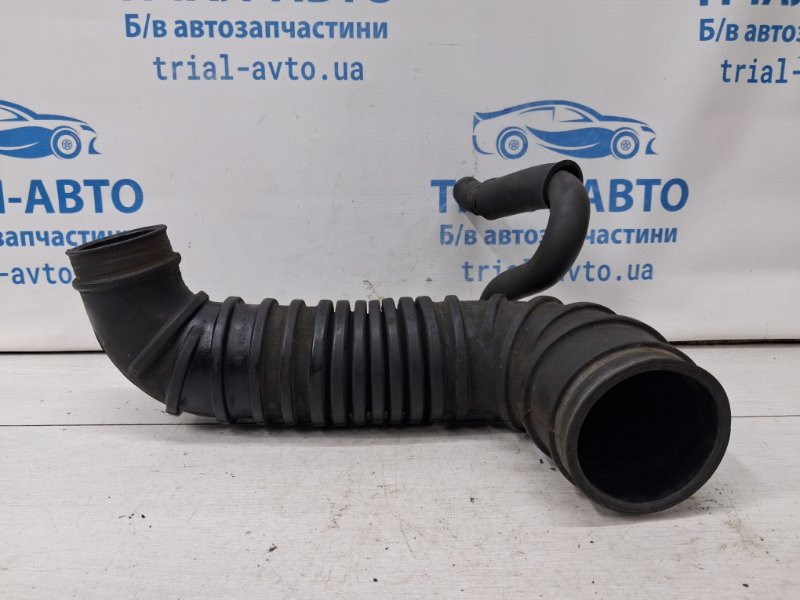 Патрубок воздушного фильтра Mitsubishi Pajero Wagon 3 3.2 ДИЗЕЛЬ 4M41 1999 (б/у) Київ - зображення 1